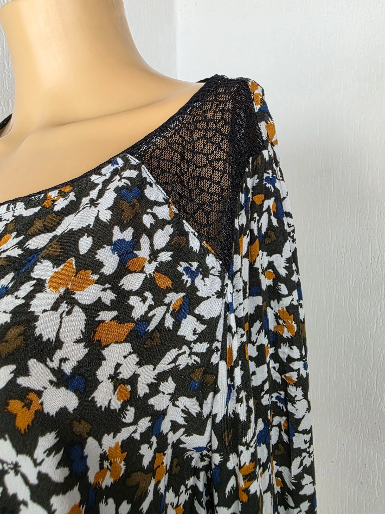 Túnica / Blusa Fluída Miss Captain Tamanho 36 – photo 3